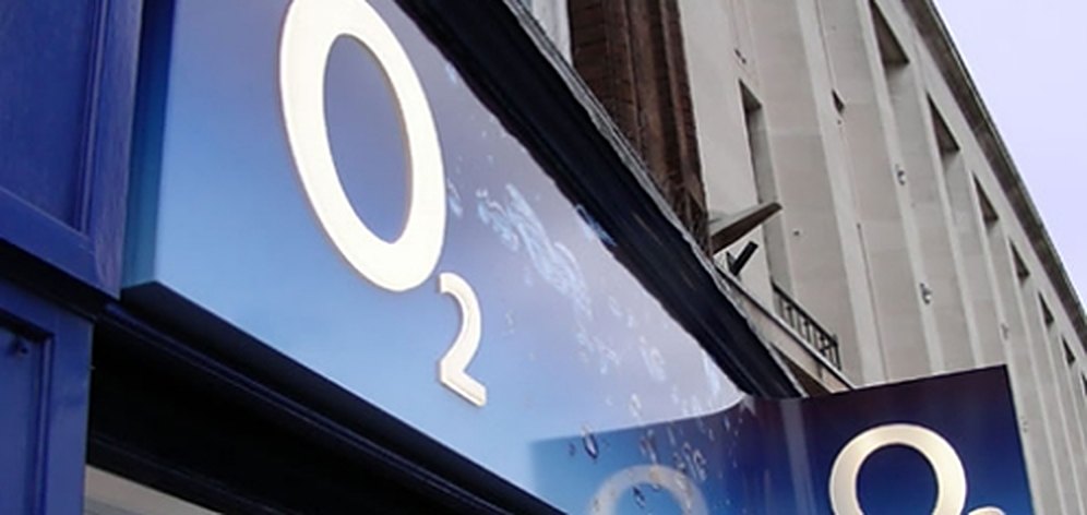 O2 shop sign